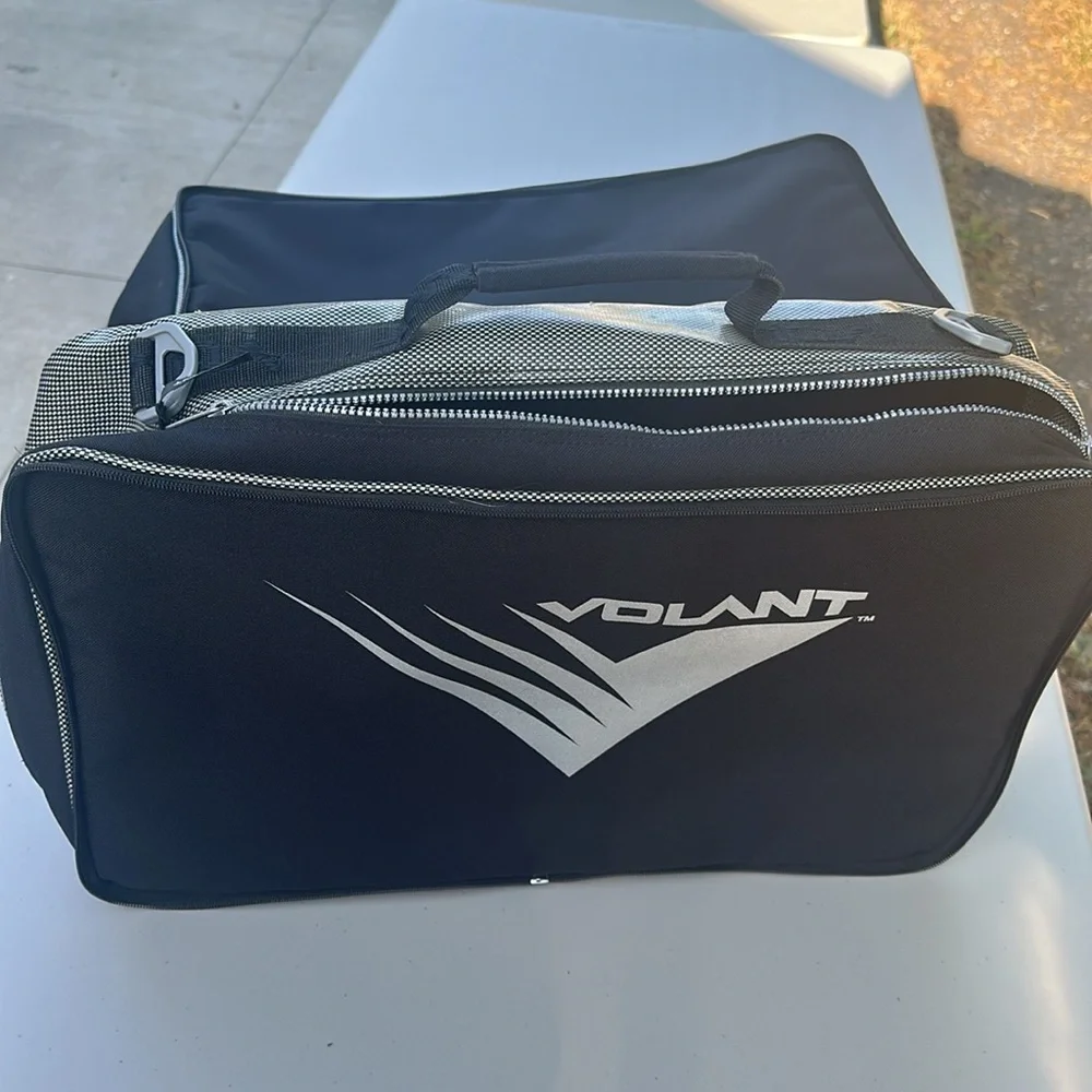Volant Ski Bags 2in1, Adjustable Shoulder Strap, Black Connected with zipper